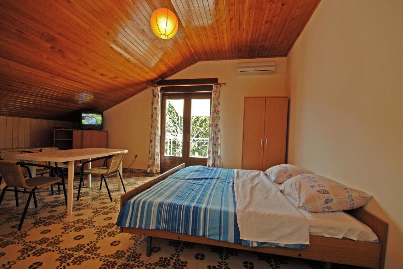 Apartments And Rooms With A Swimming Pool Kali, Ugljan - 14083 Exterior photo