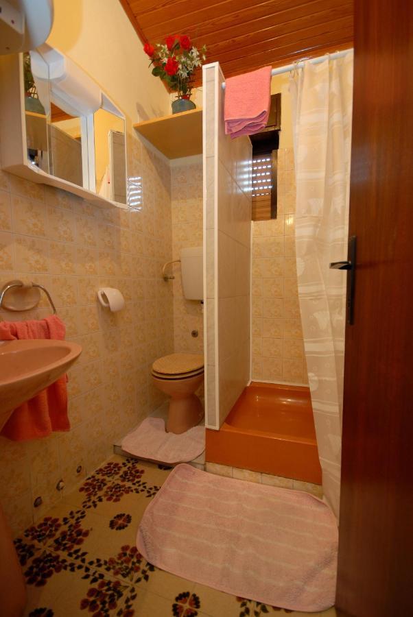 Apartments And Rooms With A Swimming Pool Kali, Ugljan - 14083 Exterior photo