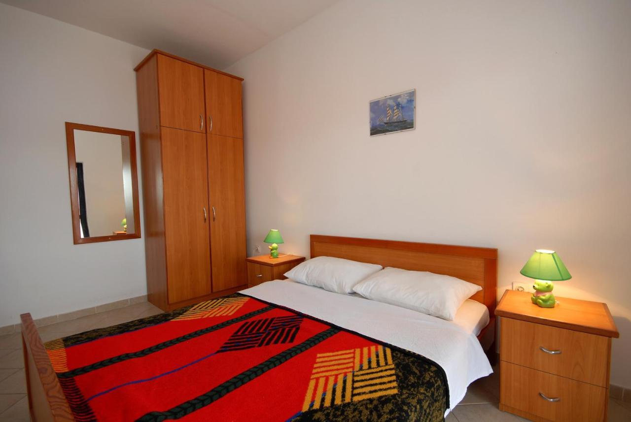 Apartments And Rooms With A Swimming Pool Kali, Ugljan - 14083 Exterior photo